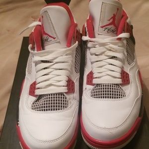 Preowned Jordan retro 4